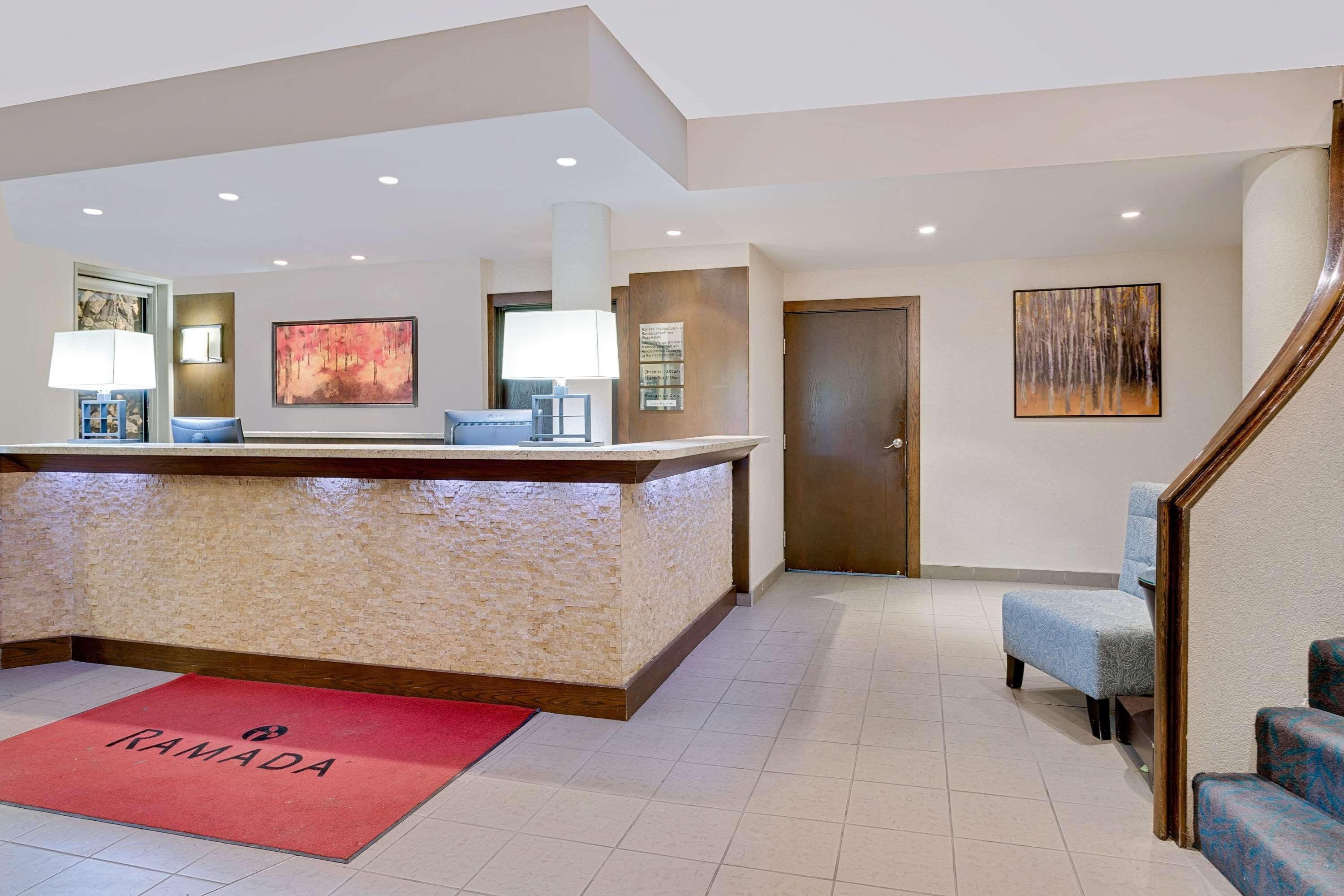 Hotel Ramada By Wyndham Kamloops Exteriér fotografie