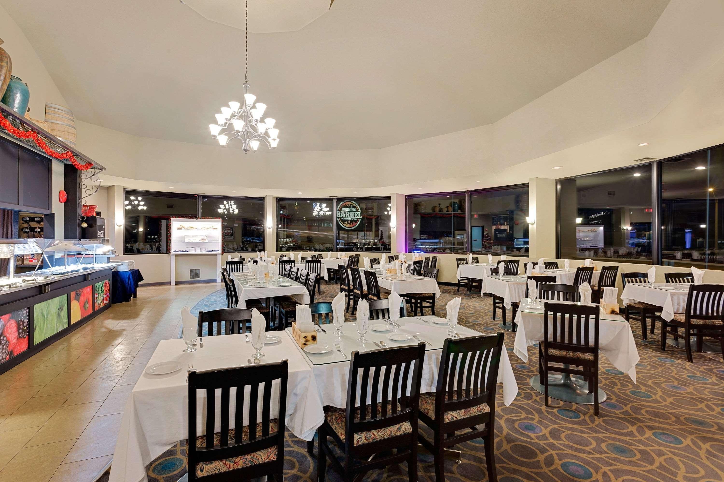 Hotel Ramada By Wyndham Kamloops Exteriér fotografie