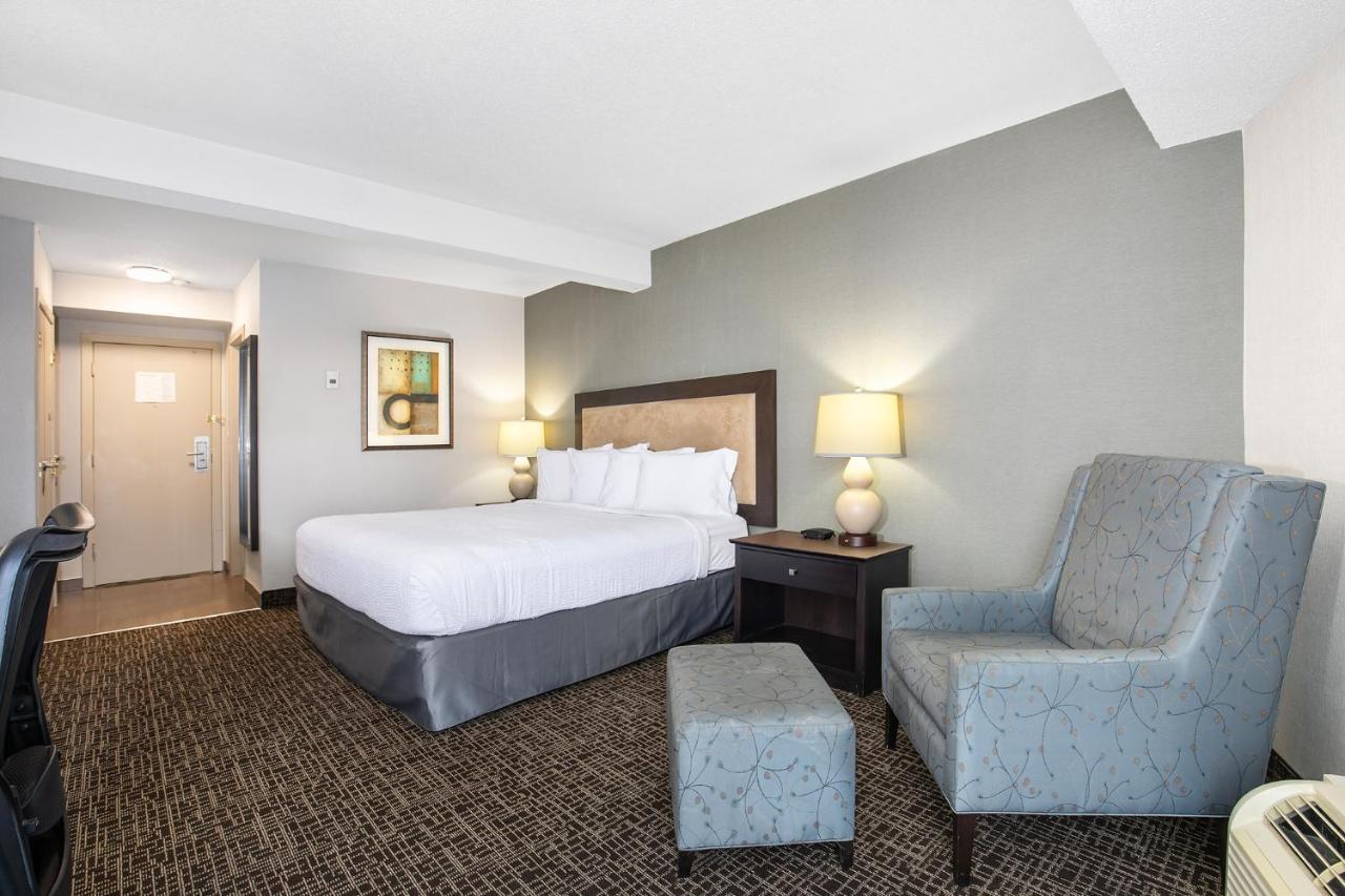 Hotel Ramada By Wyndham Kamloops Exteriér fotografie