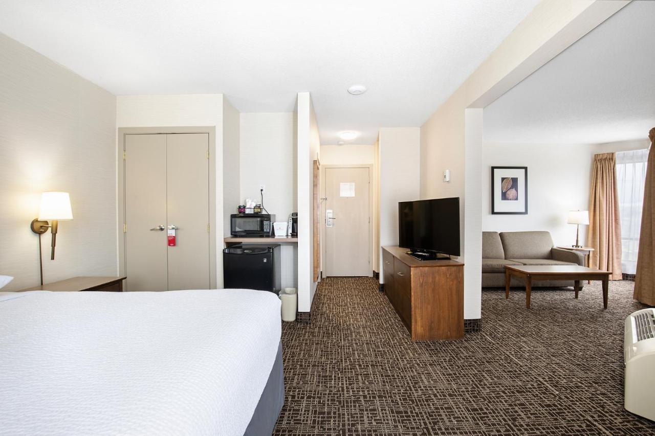 Hotel Ramada By Wyndham Kamloops Exteriér fotografie