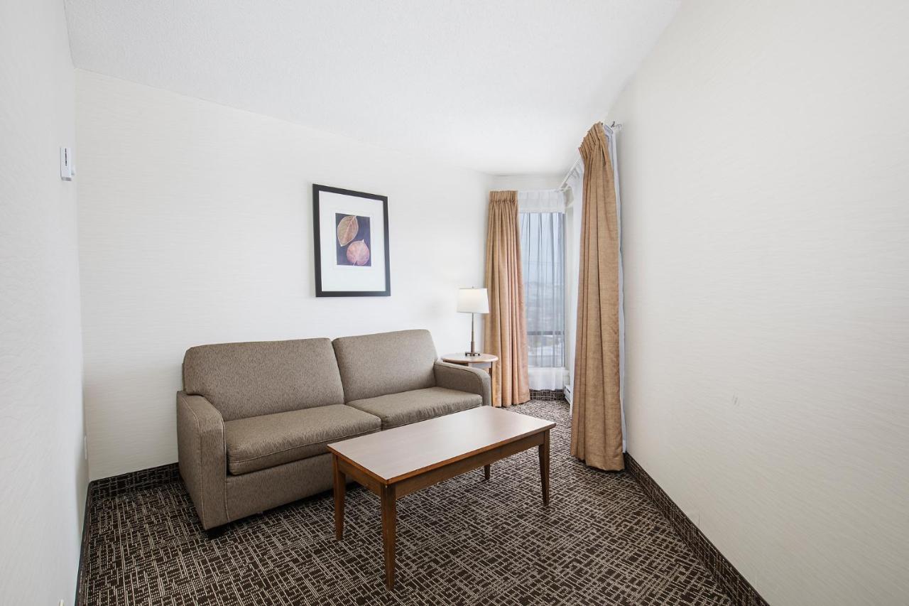 Hotel Ramada By Wyndham Kamloops Exteriér fotografie