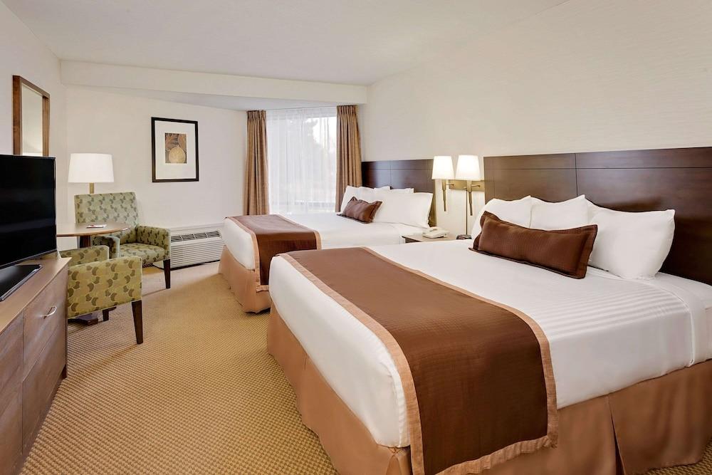 Hotel Ramada By Wyndham Kamloops Exteriér fotografie