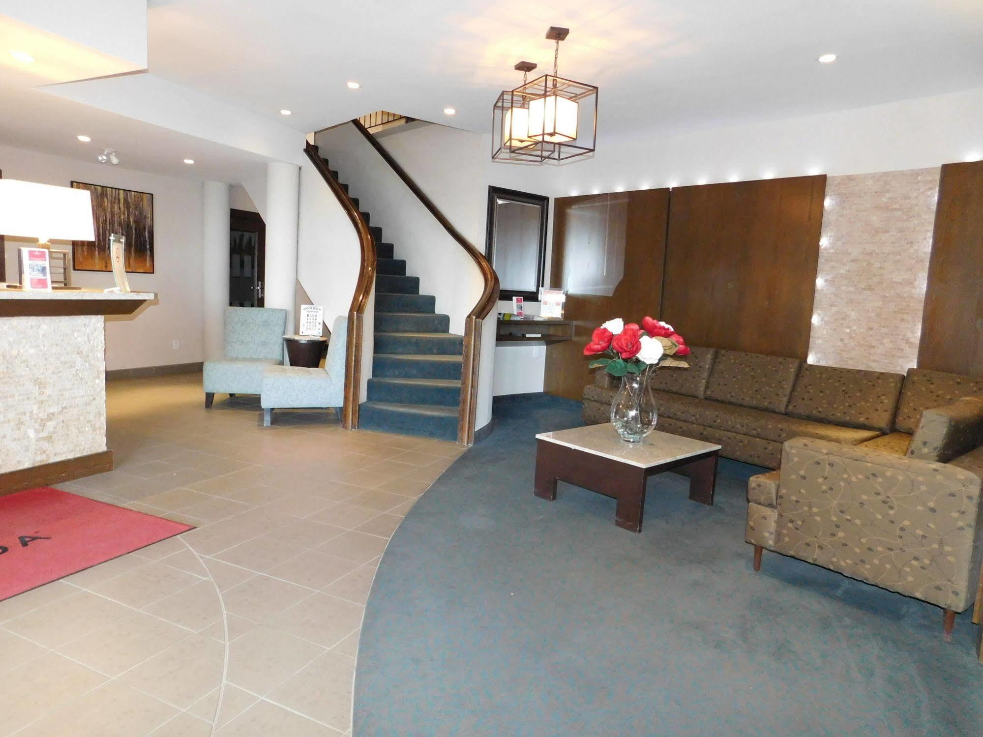 Hotel Ramada By Wyndham Kamloops Exteriér fotografie