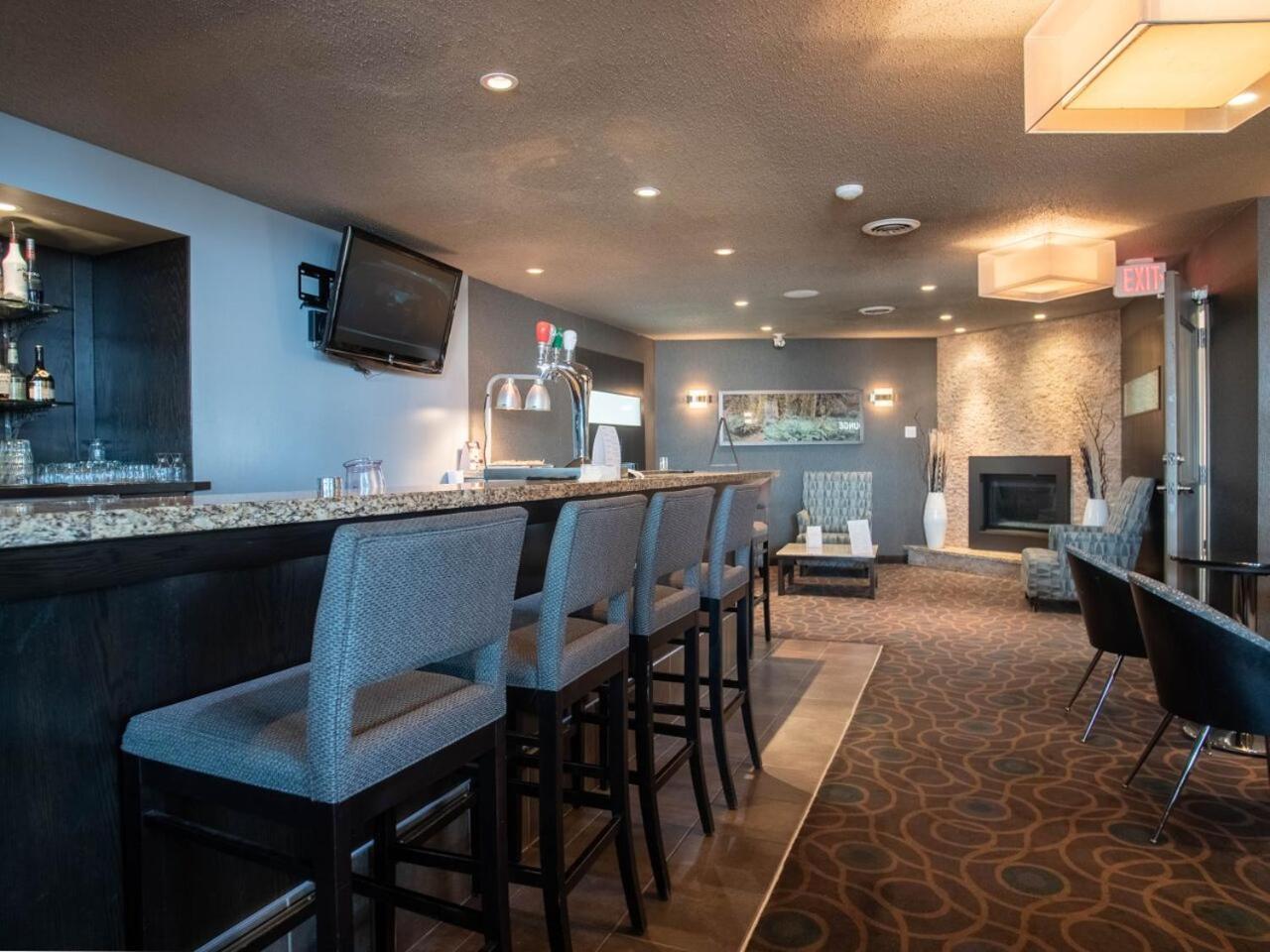 Hotel Ramada By Wyndham Kamloops Exteriér fotografie